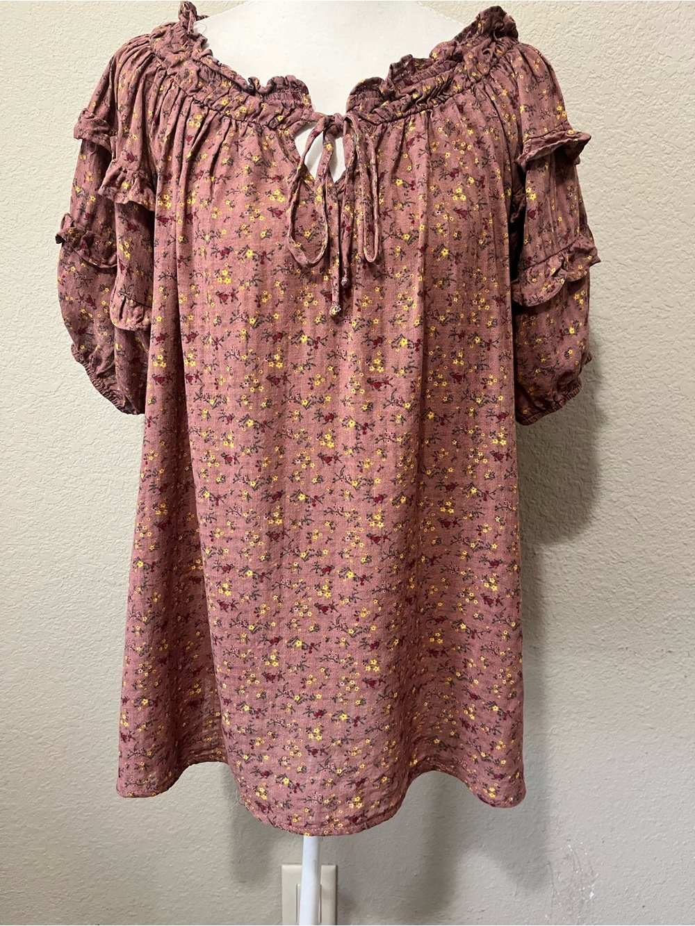 Easel Boho Floral Ruffle Peasant Blouse Mauve Pink Size S